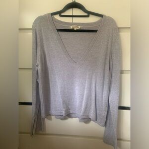 Djerf Avenue - Remake Getaway V-Neck Top Grey Melange Size Large
